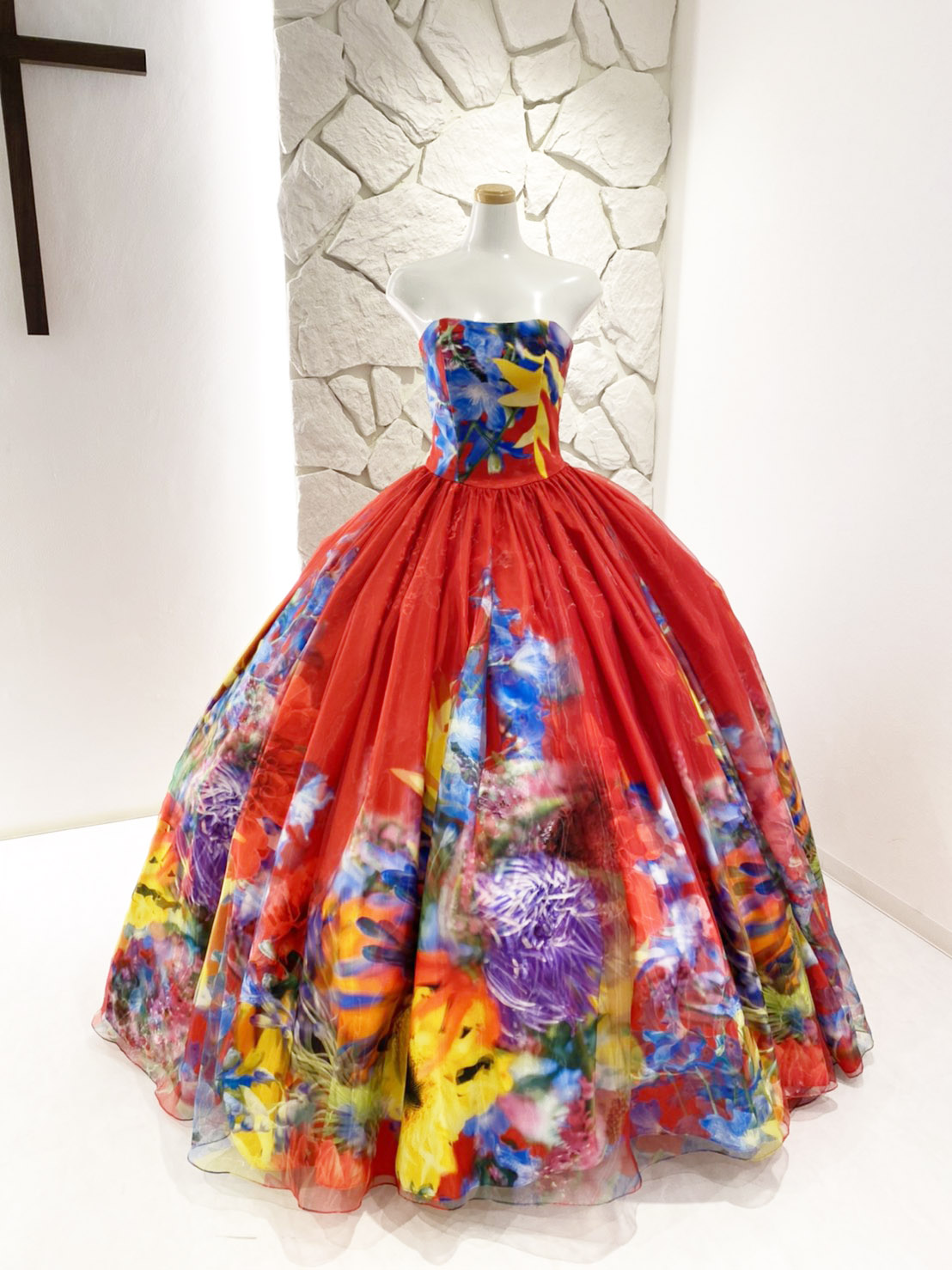 啓衣装店 No Twitter 今回 新作ドレスに加え 蜷川実花 キヨコハタ ルーフェルーチェ ベニーストーリのブランドドレスを入荷いたしました 北見 啓衣裳店 写真 ドレス カラードレス ウエディングフォト フォトプラン 新作ドレス 蜷川実花 キヨコハタ