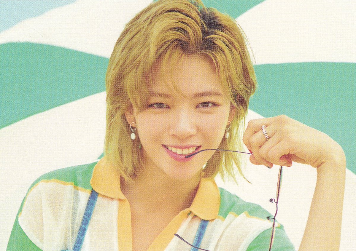 thread of pictures that drive jeongyeon stans WILD