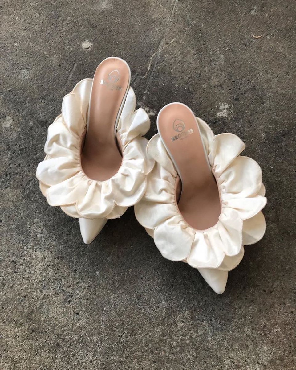 linkmedia_ja's tweet photo. Yay or Nah? @brothervellies
#fashionista #wedding #weddingfashion #stylishbride https://t.co/k9CIupQFoM