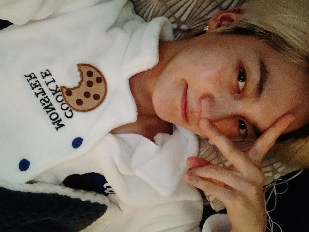 Seungjoon's  selca - a quick thread because we are always missing him(Credit to the Seungjoon cult for the idea)