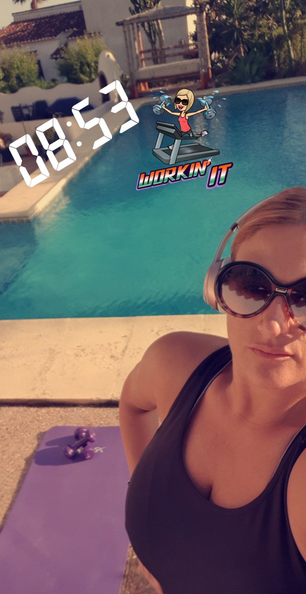 Emma_620's tweet photo. Perfect start to sunday morning ...  #spanishlockdown #hiit #realwoman https://t.co/aciyqCFt4f