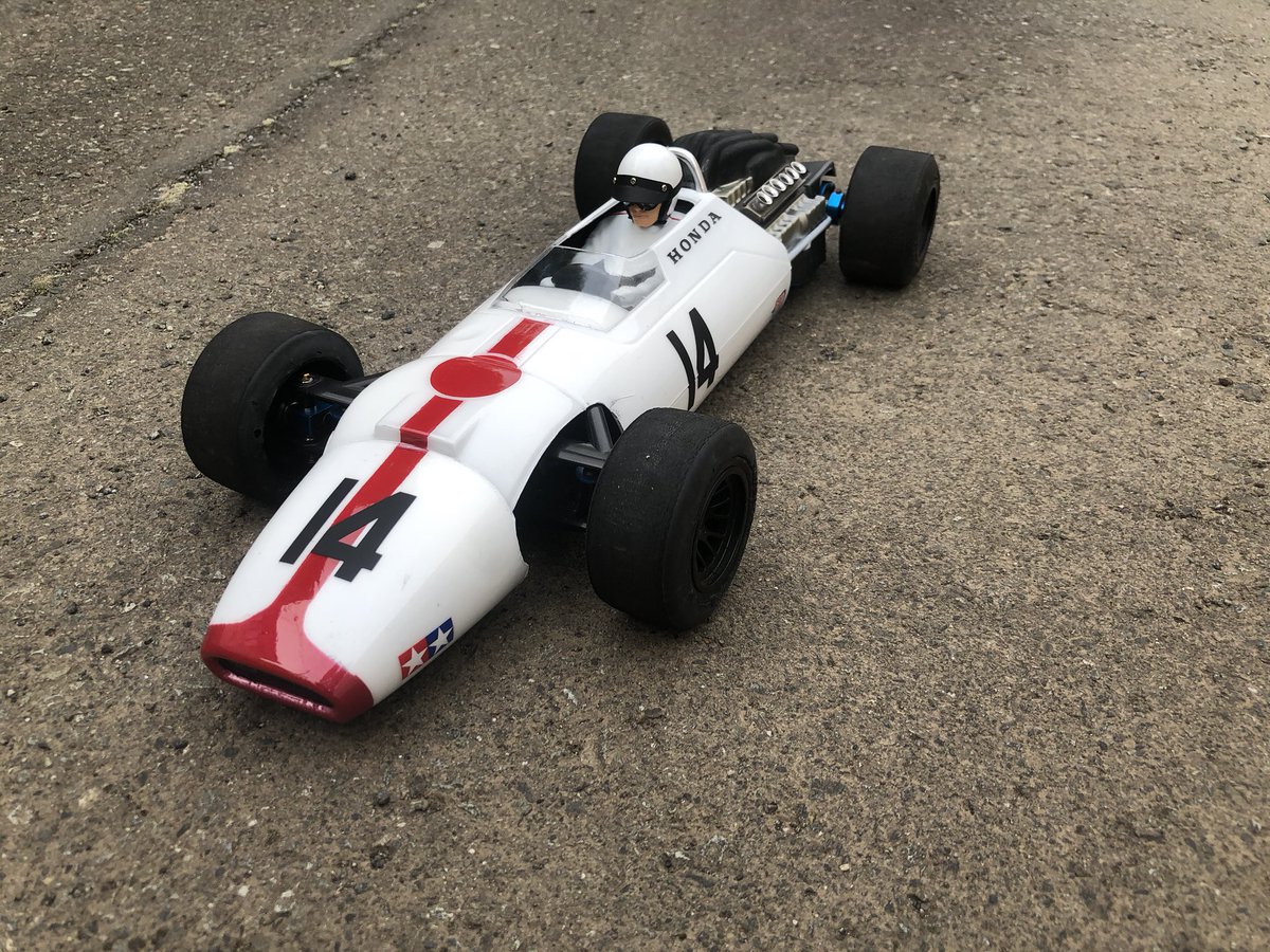 Shinpado 二か月程前から制作していた葉巻型f1のボディがほぼ完成 シャシーはtamiyaのf104です デザインはhonda Ra300だと思います タミヤスポンサーのf1は個人的な想いから 笑 これから制作過程を載せていきます Tamiyarc タミヤrc F104 Honda Shinpado 二か月程前から制作していた葉巻型f1のボディがほぼ完成 シャシーはtamiyaのf104です デザインはhonda Ra300だと思います タミヤスポンサーのf1は個人的な想いから 笑 これから制作過程を載せていきます Tamiyarc タミヤrc F104 Honda