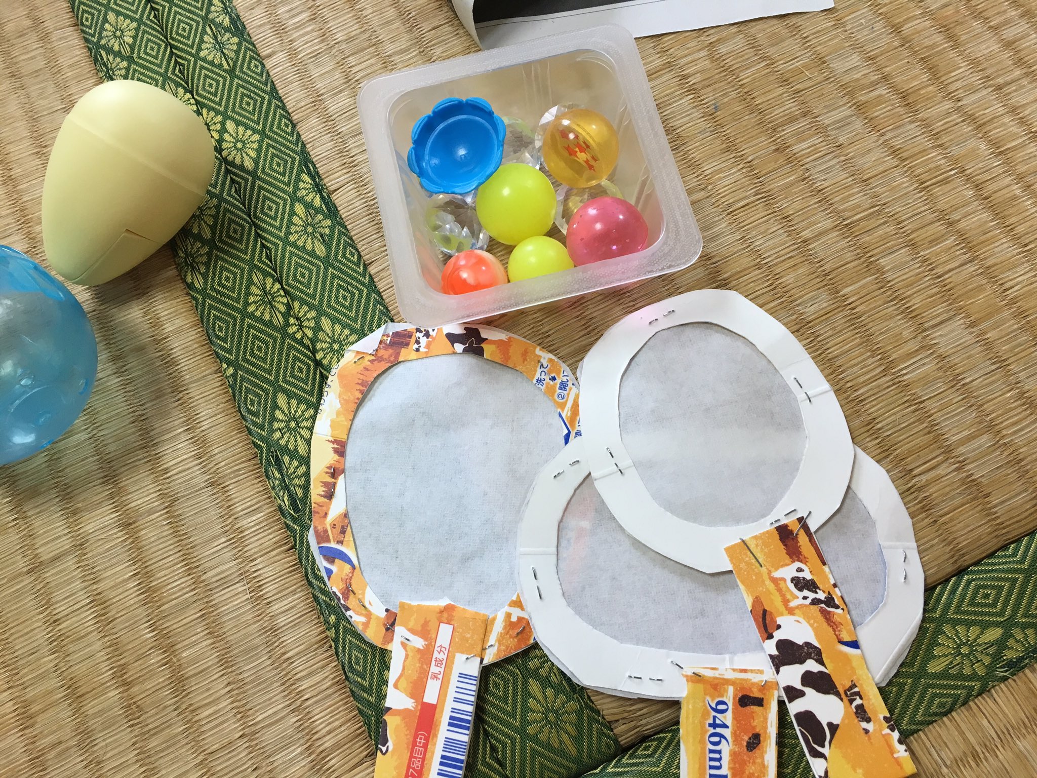 ピーチママ 手作りポイでスーパーボールすくい大会 Stayhome おうちにいよう 手作りポイ 牛乳パック 半紙 T Co Unukf90i9f Twitter ピーチママ 手作りポイでスーパーボールすくい大会 Stayhome おうちにいよう 手作りポイ 牛乳パック 半紙 T Co Unukf90i9f Twitter