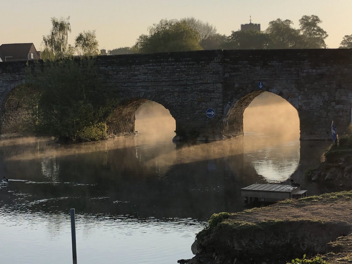#Warwickshire #lovewhereyoulive #BidfordonAvon #Sunrise #Lockdown  Worth getting up early.