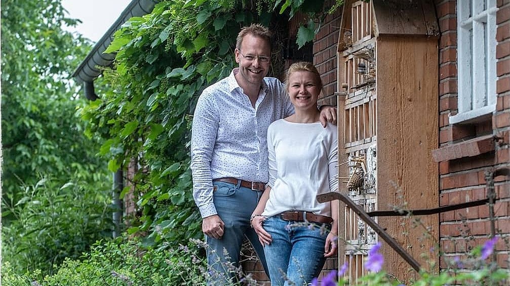 Opluchting bij veel vakantieaccommodatieondernemers in #Twente; dankzij de versoepelde maatregelen mogen ze weer gasten ontvangen. Zo ook bij <a href="/ErfgoedBossem/">Erfgoed Bossem</a> in #Lattrop dat liever in minder heanig vaarwater zit.
twentefm.nl/streeknieuws/6…
#twentefm #streeknieuws