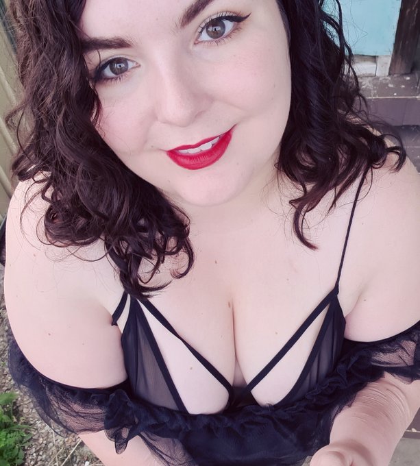 Feeling cute af! 😍 https://t.co/hutPpyrddN