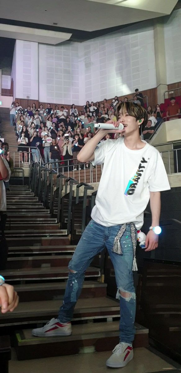fan taken photos of  @Jae_Day6 during concertsa thread;