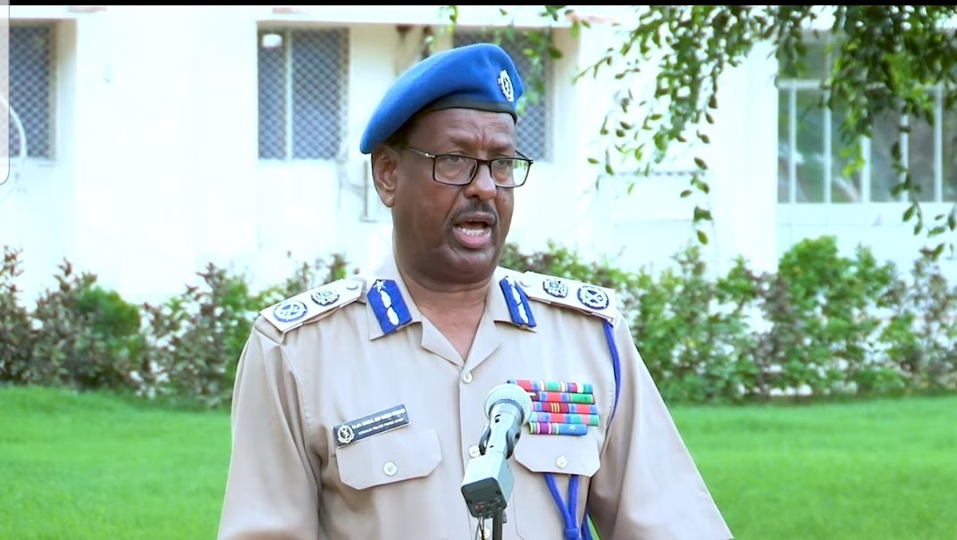 this is general hajaar somali police commissioner he left here in canada specially ottawa where he live since civil war of somalia started 1990s he had good and quality life he had free health he lived with his family and his beloved children he went somalia to serve his people