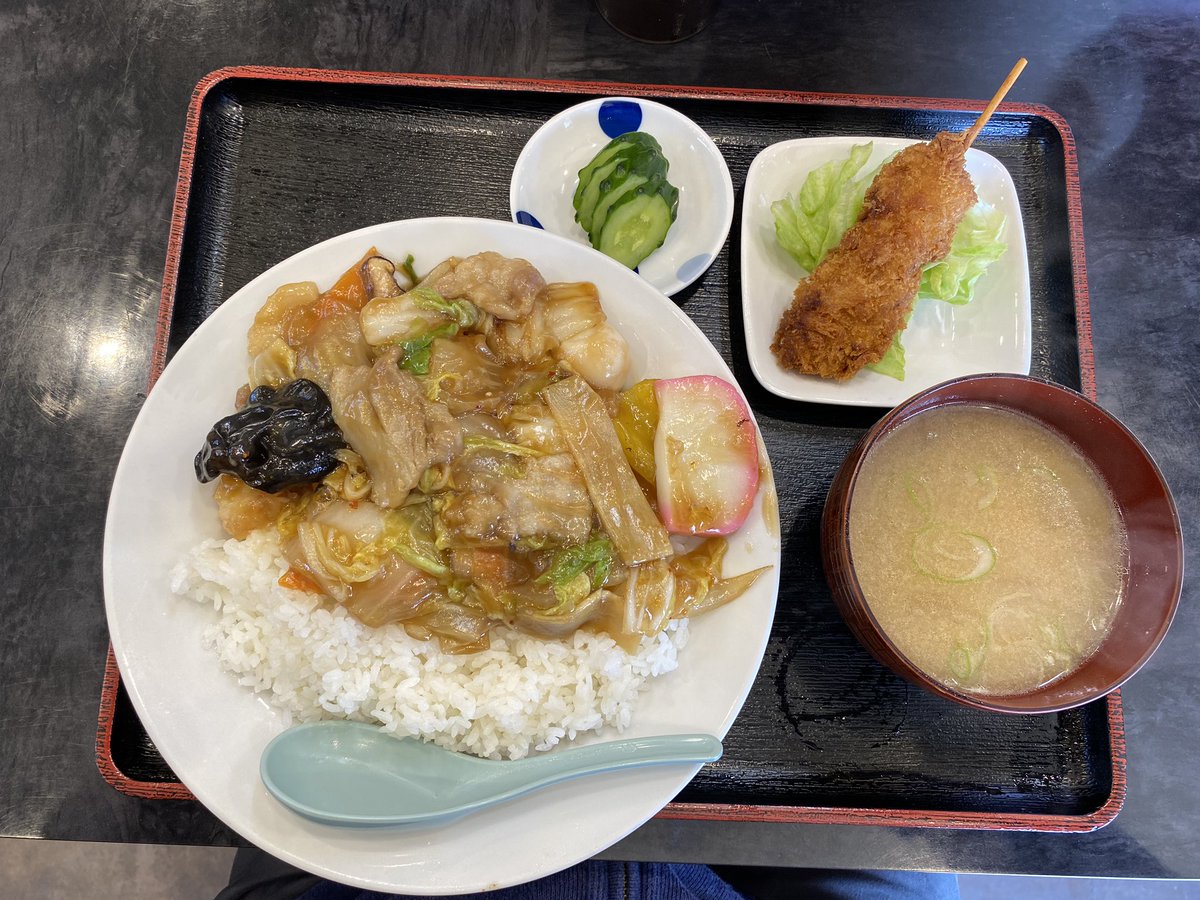 ゴン太2号 Sur Twitter 麺や美好 丼物シリーズ うま煮丼 具が豊富です 白菜 人参 パプリカ 椎茸 うずら卵 豚肉 海老 キクラゲ 蒲鉾 竹の子の10種類も入っていて イイ感じで餡でまとめてあります ここで悩みが メニューに中華丼もありますが ゴン太2号 Sur Twitter 麺や美好 丼物シリーズ うま煮丼 具が豊富です 白菜 人参 パプリカ 椎茸 うずら卵 豚肉 海老 キクラゲ 蒲鉾 竹の子の10種類も入っていて イイ感じで餡でまとめてあります ここで悩みが メニューに中華丼もありますが