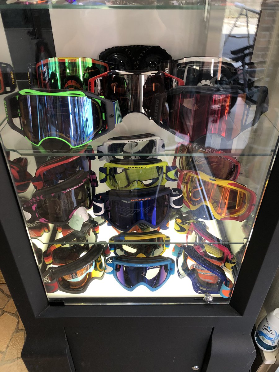 astbikes's tweet image. 新入荷😍#oakley #gogles #airbrake #マウンテンバイク #bmx #prizmlowlight #astbikes #astforest #和光 #秩父 #成増 #光が丘公園 #練馬 #板橋