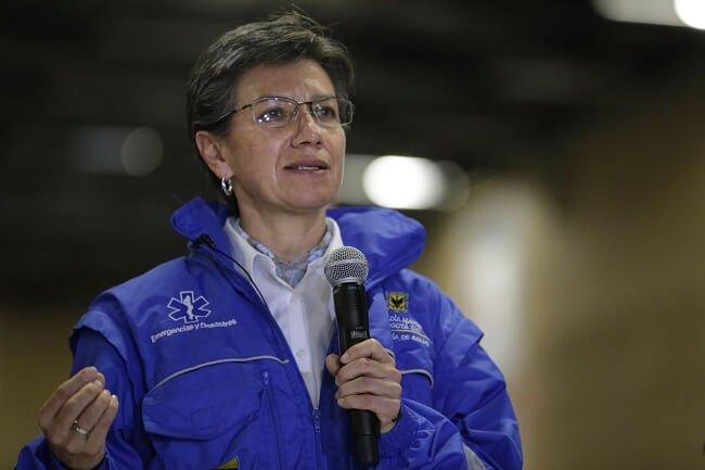 NoticiasCaracol's tweet image. “Tengo claro que el presidente manda, pero con la vida de gente humilde no se juega”: Claudia López. 

Insiste en que Bogotá no está lista para reactivar la manufactura y la construcción a partir de este lunes &amp;gt;&amp;gt;&amp;gt;&amp;gt; bit.ly/2Y2WMla