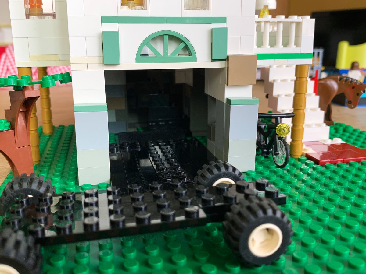 じゅん ぷらいむ 昨日 今日は久しぶりにレゴ 白いブロックがなくなっちゃったのでだいたいこのへんまでかな 独身貴族 が暮らす気取った家が建ちました 次は車を作ろう