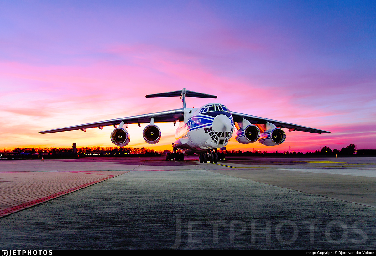 A Volga Dnepr Airlines IL-76 in Maastricht. jetphotos.com/photo/9696761 © Bjorn van der Velpen