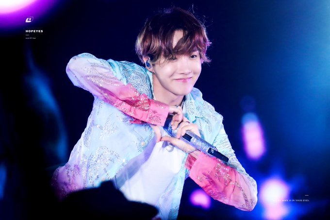 Thread of Hobi smiling: