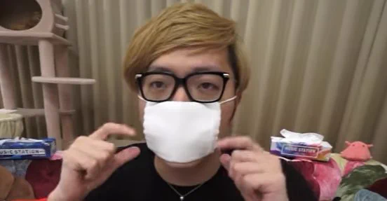 アベノマスクは小さい？顔が大きいだけかもしれないwww