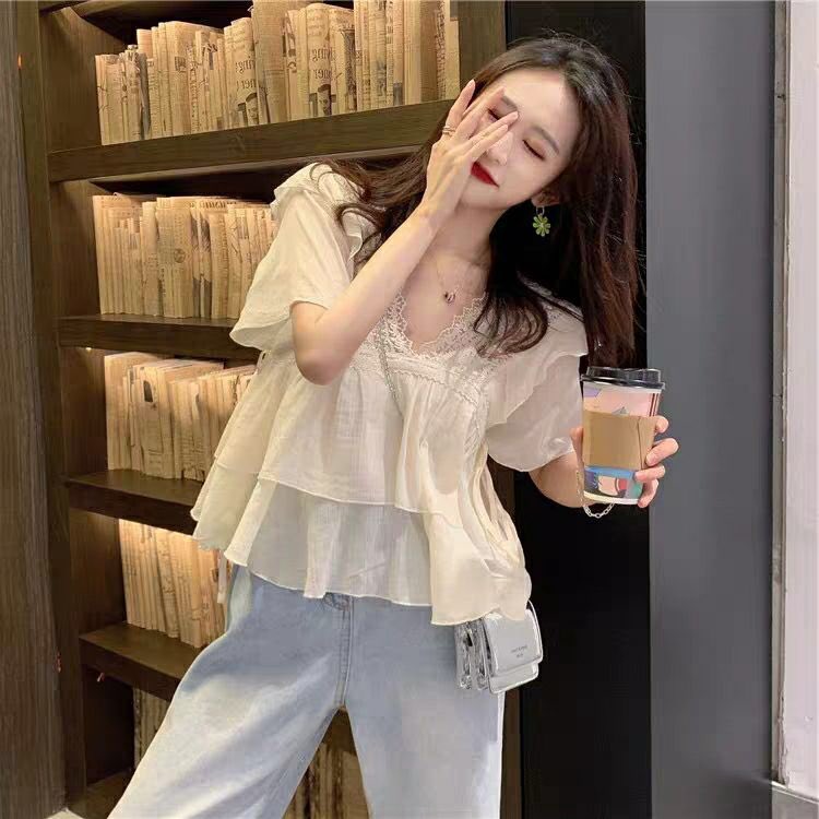 LovelyStyle18's tweet photo. 📍 รุ่น : Nisa creamy
🍑 เสื้อคอวีแขนตัดแต่งระบาย2ชั้น
 🌈สีครีม สีเดียว
🧶อก 32-36 ความยาว19
💸320.-
#เสื้อลายดอกแฟชั่น #เสื้อลายดอกไม้ #เสื้อลูกไม้ #เสื้อผ้าแฟชั่น #เสื้อผ้าแฟชั่นเกาหลี #เสื้อผ้าวัยรุ่น #เสื้อครอป #เสื้อวินเทจ #เสื้อผ้าเกาหลี #เสื้อผ้าราคาเบาๆ #เสื้อผ้าคนอวบ https://t.co/GSesAhgoja