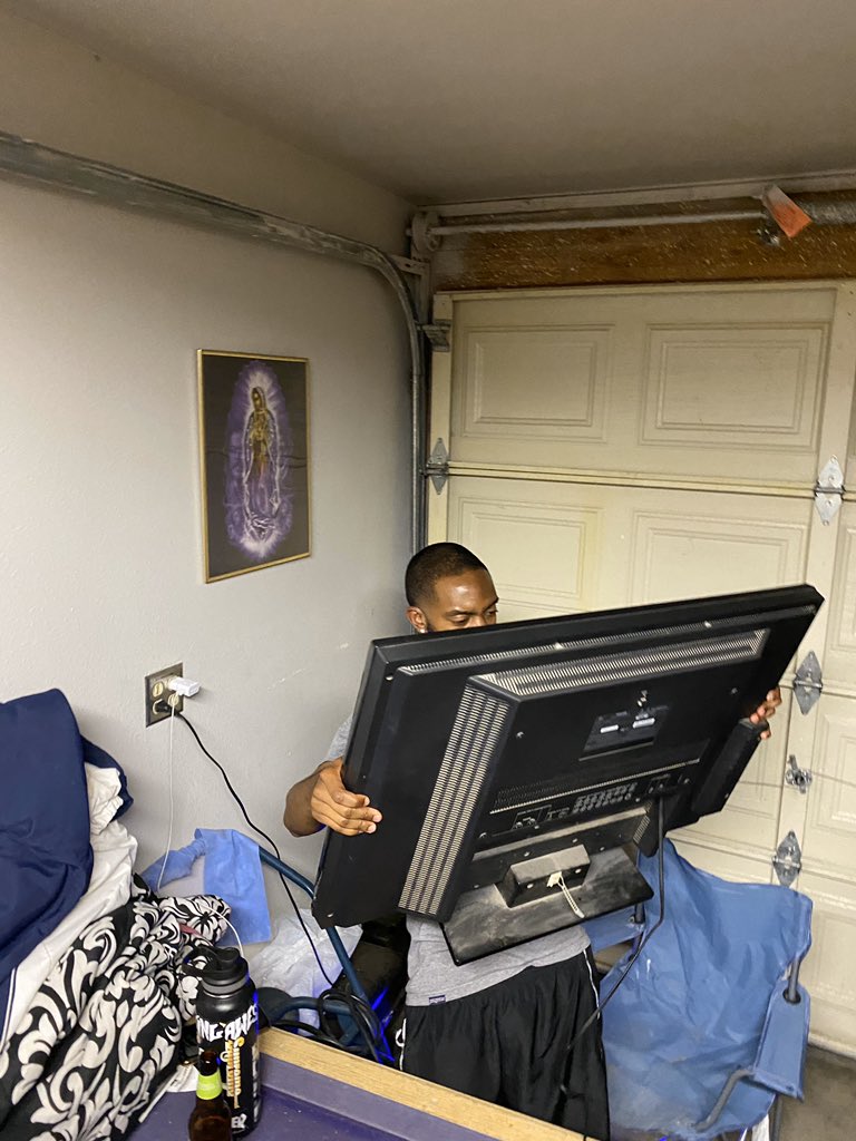 siddellioo's tweet photo. how i be watching NBA youngboy music videos https://t.co/7WczN272KB