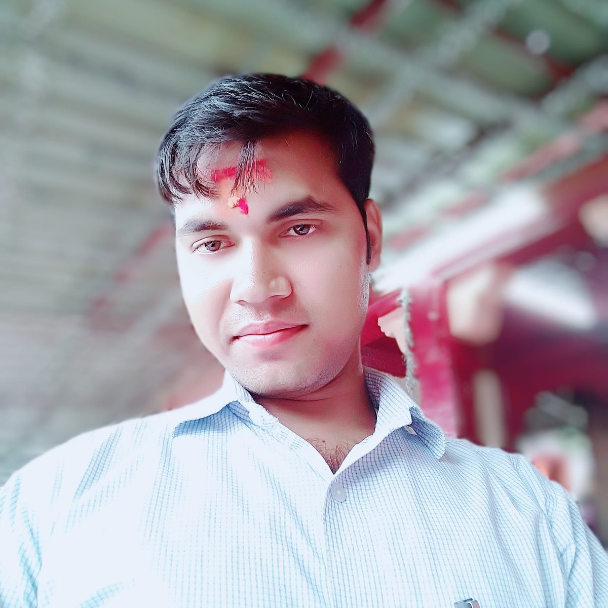 pkdas4229's tweet photo. बेवजह घर से निकलने की जरूरत क्या है?
मौत से आंखें मिलाने की जरूरत क्या है?
सबको मालूम है बाहर की हवा है कातिल,
यूंही कातिल से उलझने कि जरूरत क्या है?
जिन्दगी एक नेमत है उसे सम्भाल कर रखो,
कब्रगाह को सजाने की जरूरत क्या है?
#Stay_Home &amp; #Safe_Life https://t.co/06r3sYzK8Z