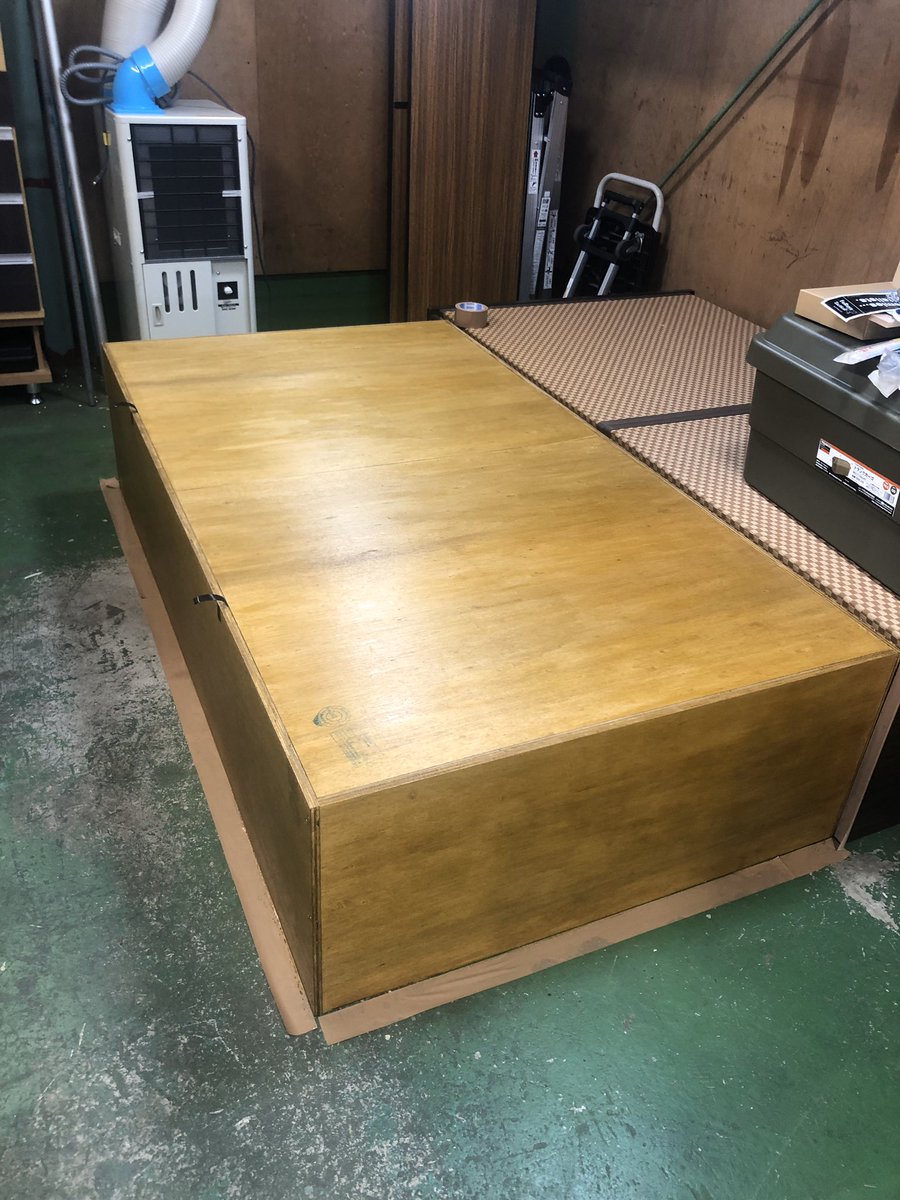 旧 和室工房 ウマ娘rtマシン 小上がり君にウォールナット色のウレタンニス塗った なんか薄い もっと濃いやつ注文しよ