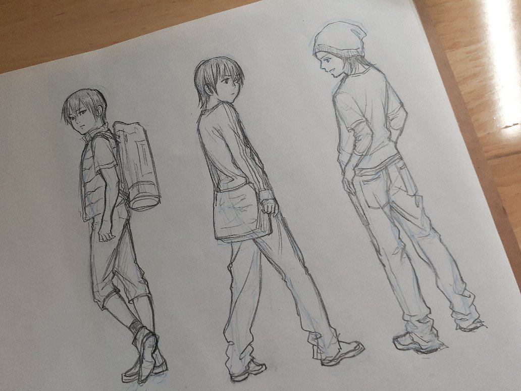 部屋の掃除中に昔のノートを見つけてしまいつい眺めてしまった😮
15年前に描いたファッション誌か何かの模写を見ながら、今あらためて描く遊びをやったんですが……なんだこの服は…… 