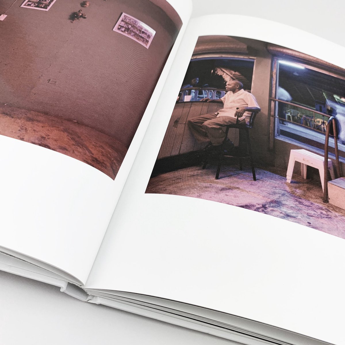 RosaObra's tweet photo. Diseño editorial para el catálogo “SON”, de Juan Manuel Díaz Burgos, realizada en el Centro de Arte Palacio Almudí de Murcia. 

#diseñoeditorial #editorialdesign #diseñografico #graphicdesign #fotografia #photography #murcia #diseñomurcia #estudiorosadelaobra #diseño #design https://t.co/K33FymMsTf