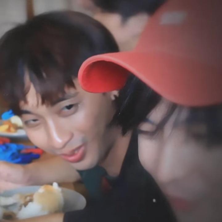 Eeeris_136199's tweet image. #PHP_PowerTripEp2 @_PHPmusic 
Yung nakatabi mo kumain crush mo 
Pasimpleng sulyap