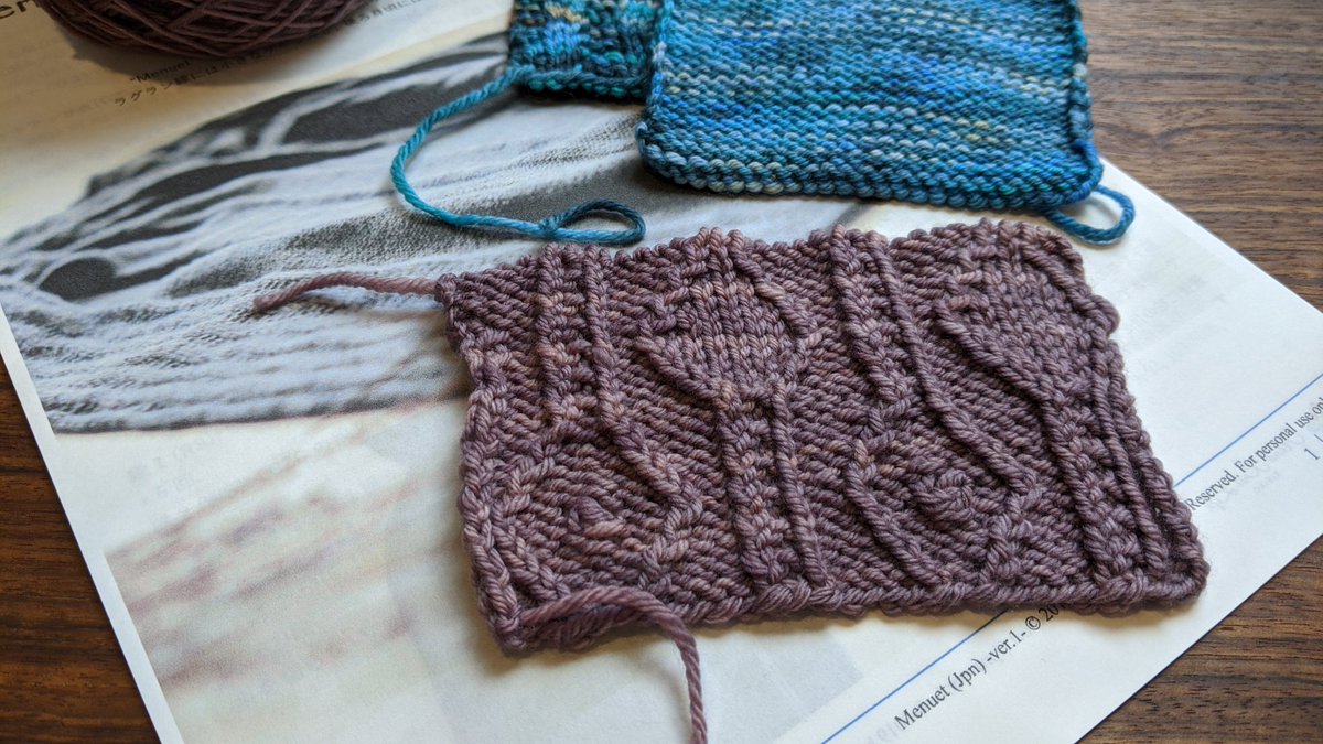 おなかすいた 療養中の編み物好き Sur Twitter 編み物も体調も不調続き Momosocksは伏せ止めがきつかったのでやり直して あと片方 Menuetは買い直した毛糸でゲージを編んだところ ボッブルはもう少し練習が必要そうだけど 色はよさそうなので一安心 編み物