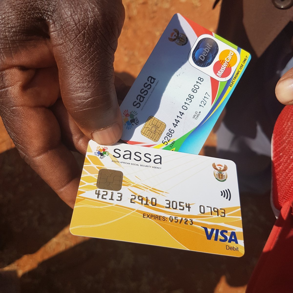 CapricornFMNews's tweet image. #SassaPayments The announcement by President Cyril Ramaphosa that child support grant beneficiaries will receive an extra R300 a month in May and R500 from June to October, has been widely accepted by child support grant beneficiaries in Limpopo. TMM