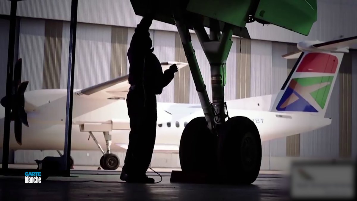 carteblanchetv's tweet image. First up on #CarteBlanche: as liquidation looms for airline #SAExpress, and no salaries paid for March, hundreds of employees have been left in the lurch with no money even for basics. @MasaKekana brings us this story.