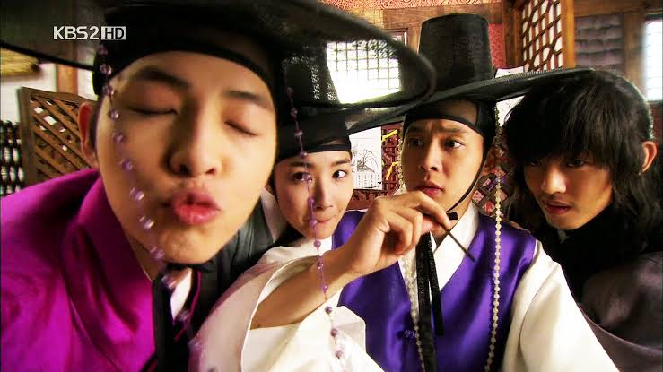  sungkyunkwan scandal (2010) gu yong ha popularity & best couple at kbs drama he wore accessories & thoroughly studied the mischievous characters of gang dong won in jeo woo chi, lee yeon kyeol in swordsman & johnny depp in pirates of the caribbean