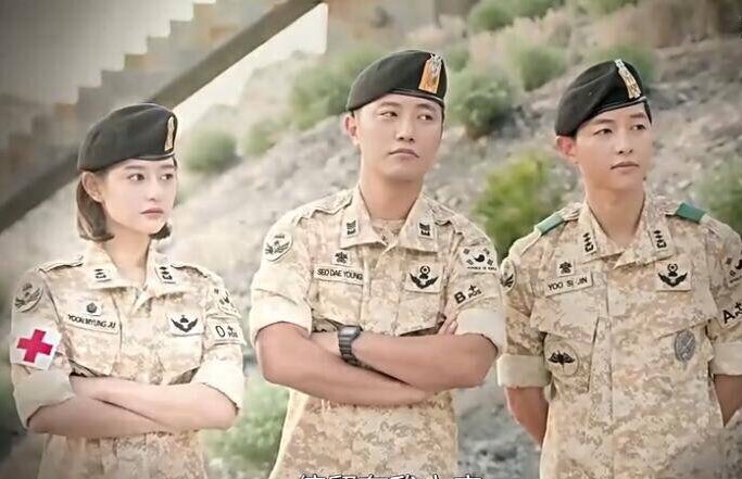  descendants of the sun (2016) yoo si jin 2 daesangs at kbs & apan, presidential, popular actor & global star at baeksang, 2 best actor/performer, 2 best coupleafter military, he trained for months to get in shape, got injured as he mostly did scenes w/o stunt double