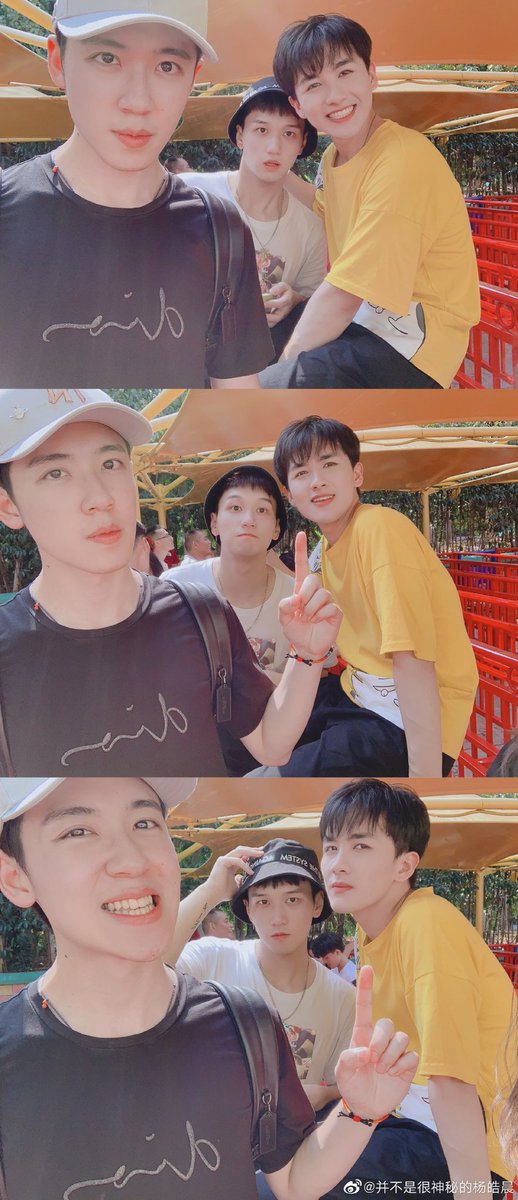 Wang Jiaxin was roomates with Haochen during filming of SV and often hung out together with YangMao. Here they are at an amusement park together during Mid-Autumn Festival break
