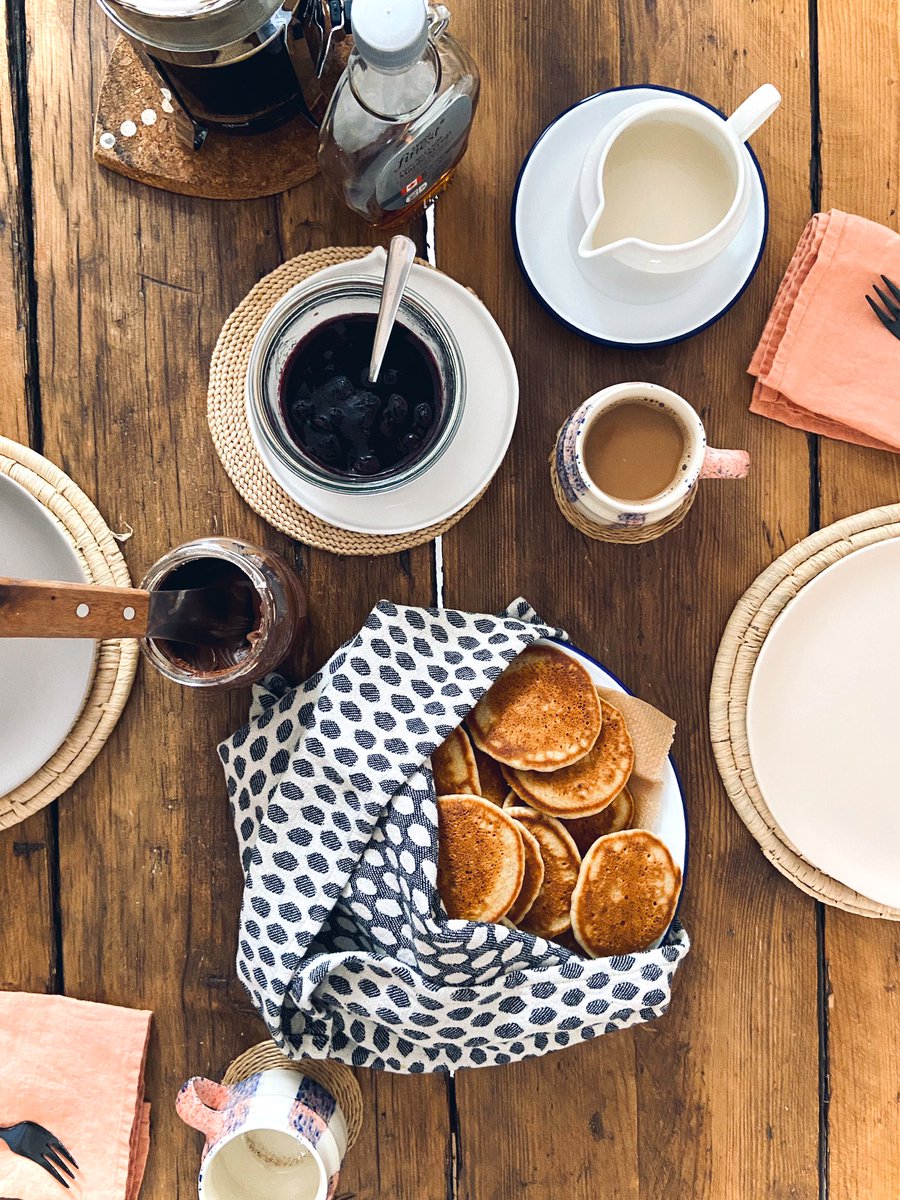 AineCarlin's tweet photo. ‘Buttermilk’ pancake bliss ... recipe this way👉🏻 #keepitvegan #plantbasedpantry #anoldiebutagoodie https://t.co/3dBppHvgIB https://t.co/SPv9zNE3WN
