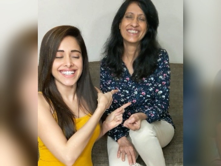 UmerMukhtarWWE's tweet photo. Bollywood news in Hindi: Quarantined Nushrat Bharucha: actress shares video and writes Baithe Baithe Kya Karein, Karna Hai Kuch Kaam. Shuru Karo #LockdownTest Leke Quarantine Ka Naam! | Nusrat Bharucha played a # lockdown test with… https://t.co/51qAxnY1zz https://t.co/dfQETzlv9j