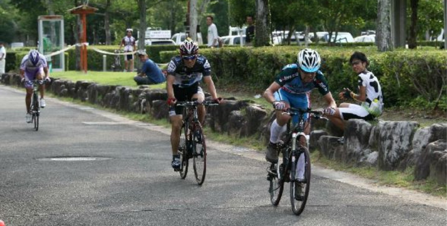ふぃりりん 自分が本当にかっこいいと思うレースシーンの一枚を貼る 画質荒いけど 11年のツールド新城 フラットバーロード相手にmtbでクリテ フラットバー部門 優勝 T Co 7hh4edeswx Twitter