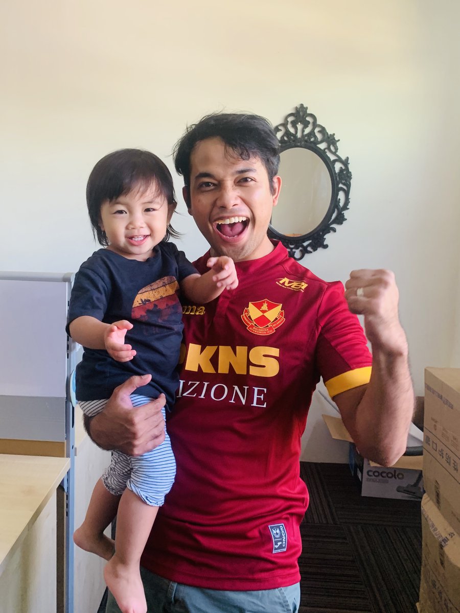 Aku selalu nakkan anak lelaki, tapi bila Raisah keluar, segala plan aku utk besarkan anak pergi main bola dekat stadium main wrestling dan main skate hilang sekejap. Tuhan betul-betul turunkan rezeki yang tak ternilai ni.