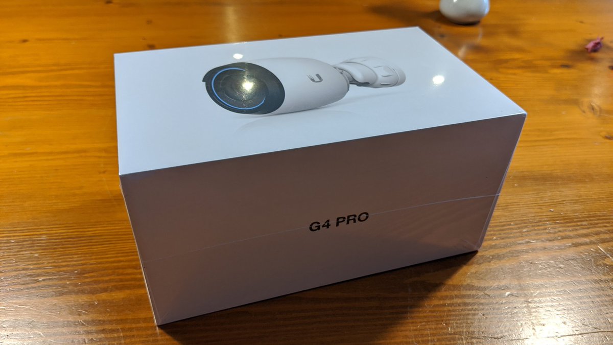 larsklint's tweet image. This is one huge camera. The construction is all steel and it just feels super solid. #G4Pro