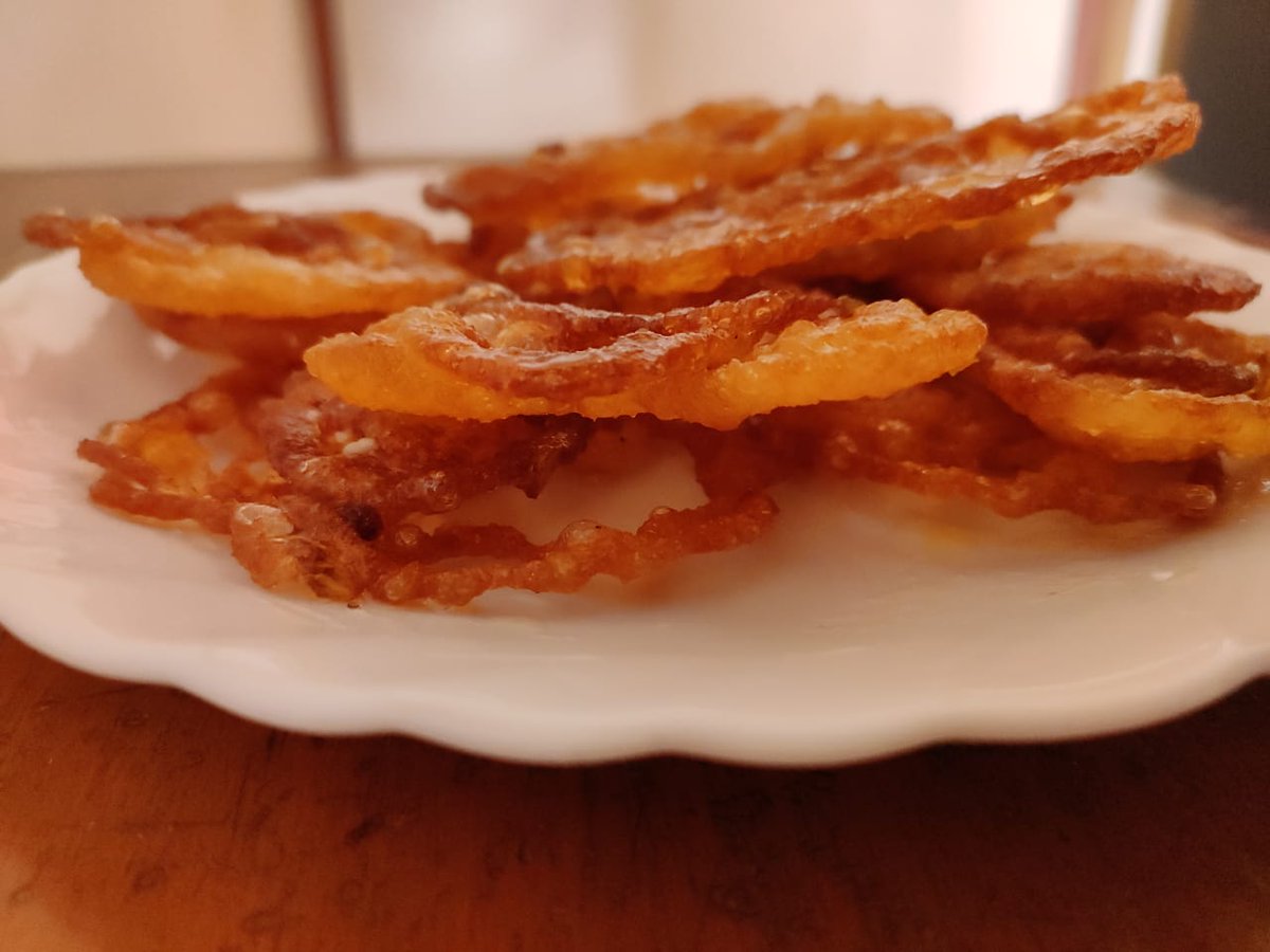 ShroffMeghana's tweet photo. @sarikarajoria Understandable. #MotherChef doesn't forget though. She even made jalebi today 😳 https://t.co/RawhEiG12k