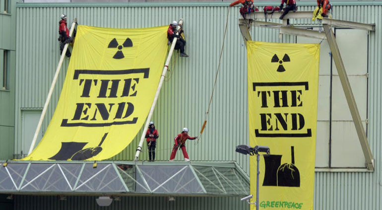 flairproduction's tweet photo. Demain soir à 23h10 sur France 3 Grand Est, Flair Production présente "FESSENHEIM, LE DEBUT DE LA FIN DU NUCLEAIRE ?" 🤯🏭
Un documentaire d'investigation et d'immersion à ne pas manquer, signé Jean-Charles Deniau 
#fessenheim #centrale #documentaire #France3GrandEst #nucleaire https://t.co/SwFXKxYsh7