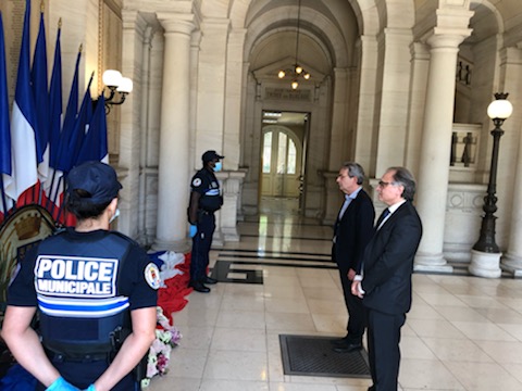 Au nom du Conseil municipal <a href="/VilledeNeuilly/">Ville de Neuilly</a>, avec le Président de la Communauté juive, nous avons rendu hommage aux Déportés et à tous ceux qui ont combattu, au prix de leur vie, les valeurs de liberté, de dignité et d'humanité #deportation