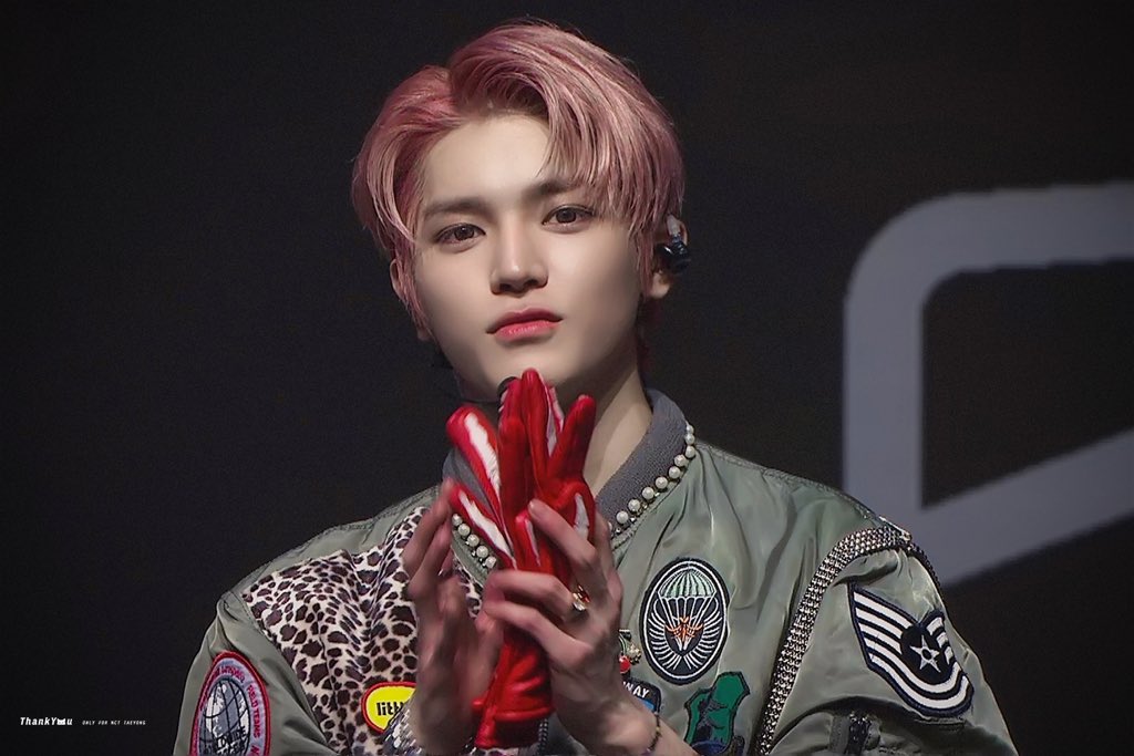 Clearer version of  #TAEYONG pink hair200426  #SuperM_BeyondLIVE concertcr: ThankYou9571 #태용