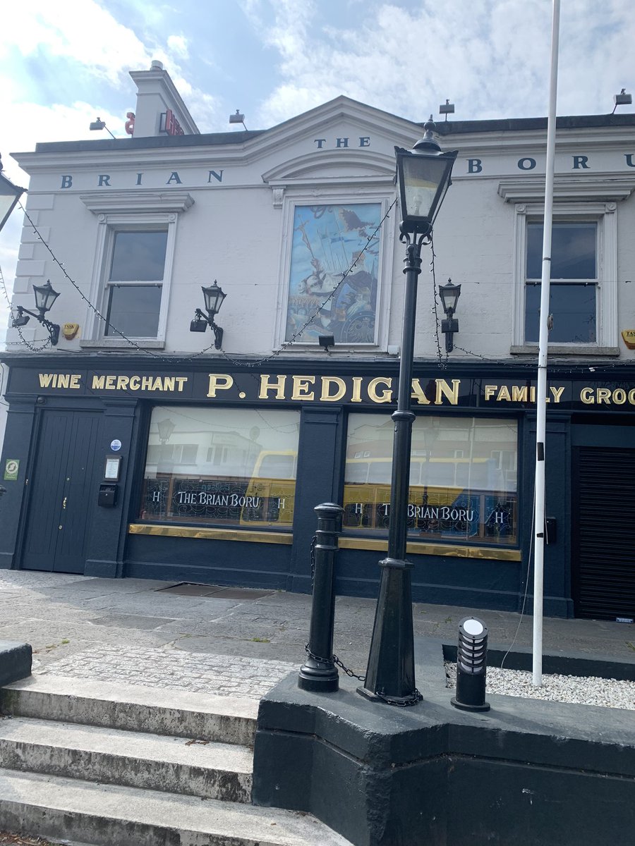 Btw on the way there I cut through Millbourne Ave, I was suprised to find out that James Joyce once lived on the road. His book, Ulysses also mentions the Brian Boru pub. The pub is reputedly the site the High King of Ireland Brian Boru camped enroute to the Battle of Clontarf – at  Brian Boru Hedigans