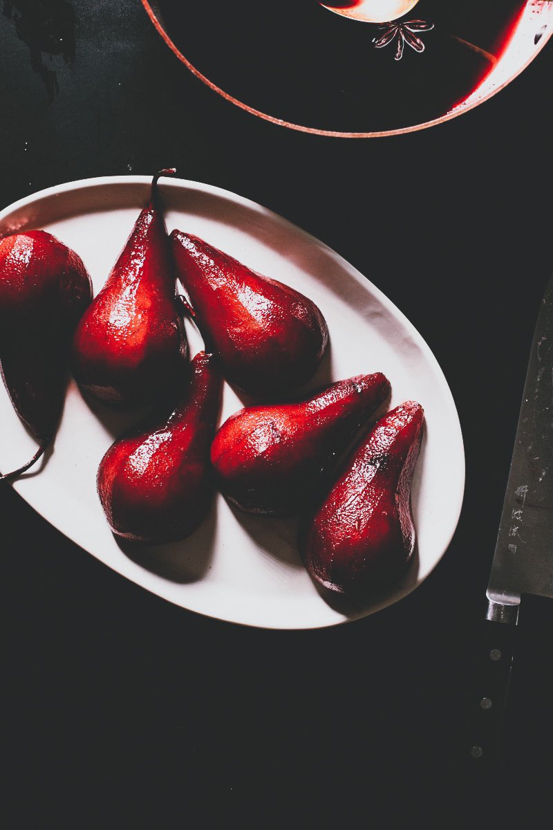  #BirceAkalay as 𝘽𝙚𝙡𝙡𝙚 𝙃𝙚𝙡𝙚𝙣𝙚pears poached in syrup or vine, with ice cream and chocolate. Named after the operetta “La belle Hélène”𝘐𝘵 𝘪𝘴 𝘢𝘭𝘭 𝘢𝘣𝘰𝘶𝘵 𝘦𝘭𝘦𝘨𝘢𝘯𝘤𝘦 𝘢𝘯𝘥 𝘤𝘭𝘢𝘴𝘴. "𝘛𝘩𝘦 𝘮𝘰𝘥𝘦𝘴𝘵 𝘤𝘩𝘢𝘳𝘮 𝘰𝘧 𝘵𝘩𝘦 𝘣𝘰𝘶𝘳𝘨𝘦𝘰𝘪𝘴𝘪𝘦".
