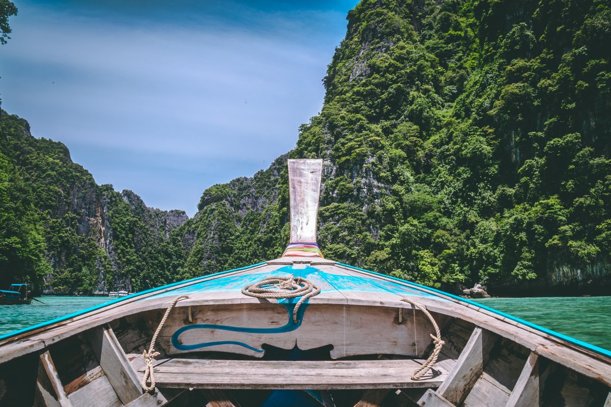 MonsoonValleyUK's tweet photo. 📍#PhiPhiIslands, #Thailand, one free of human inhabitants - #PhiPhiLeh the other free of roads - #PhiPhiDon. No schedule, no hustle-and-bustle, no reason to be in a hurry.
Read more at: https://t.co/OIzlxXHMtf https://t.co/Ghdn22nHDn