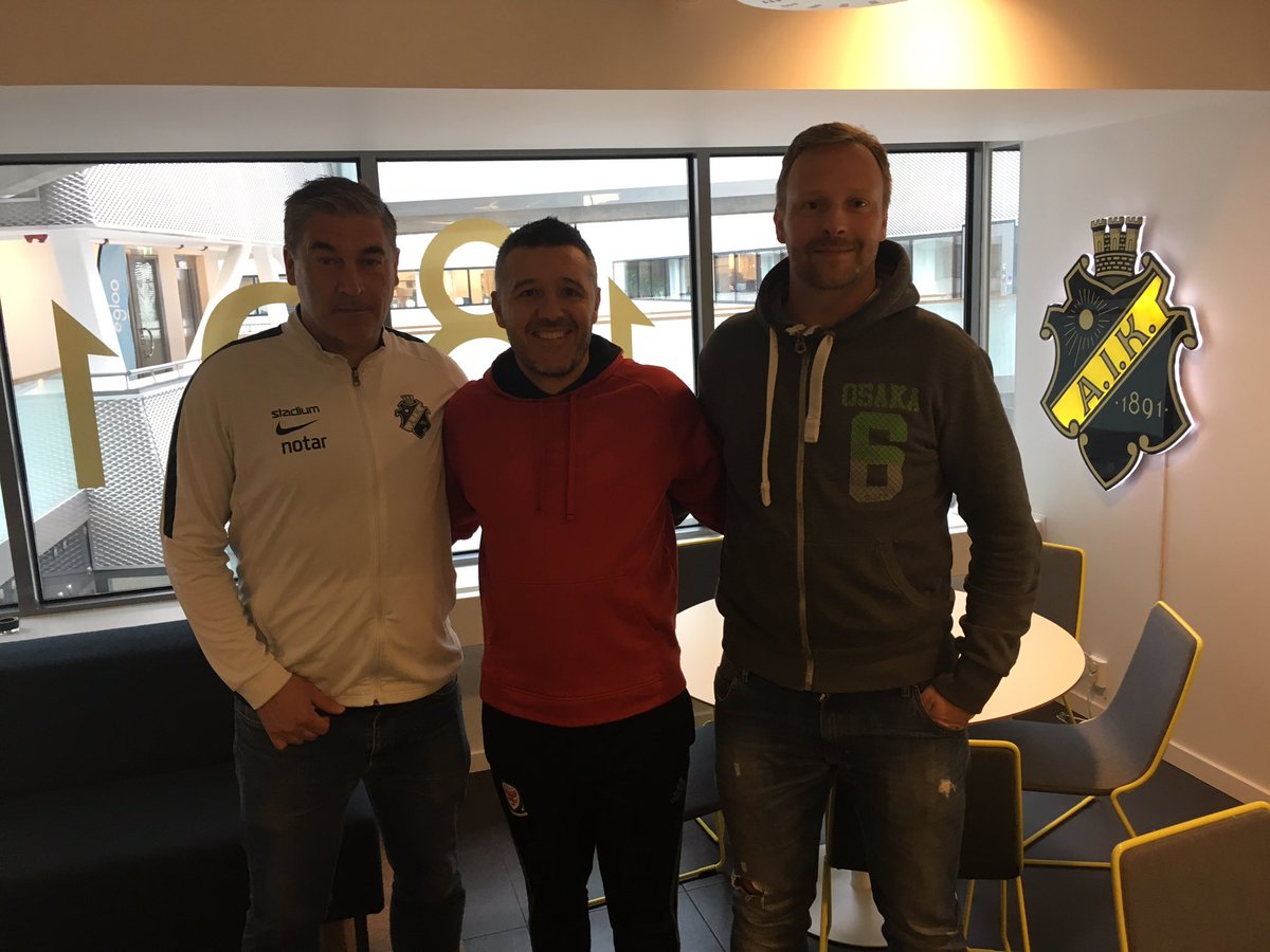 NeilSmothers1's tweet image. Immensely proud to have passed my @UEFA PRO Licence with @FAWCoachEd.Something I knew that was going to challenge me and take me out of my comfort zone!Thanks  @Osian_Roberts @AdamsDavidFooty @CarlDarlington @AmyEHobbs and the absolutely brilliant cohort I worked with #prolicence