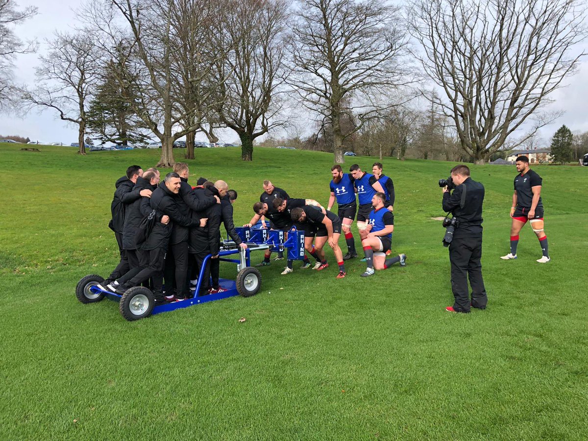 NeilSmothers1's tweet image. Immensely proud to have passed my @UEFA PRO Licence with @FAWCoachEd.Something I knew that was going to challenge me and take me out of my comfort zone!Thanks  @Osian_Roberts @AdamsDavidFooty @CarlDarlington @AmyEHobbs and the absolutely brilliant cohort I worked with #prolicence