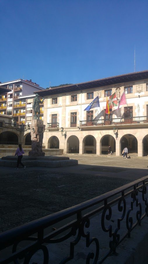 The official town hall and the Basque Government eventually came out on top. They commissioned artwork by Chillida, imbued with peace symbolism. In 1987, they created a Centre for Peace Studies,  @GGogoratuz and in 1998, they created a Peace Museum,  @museodelapaz .