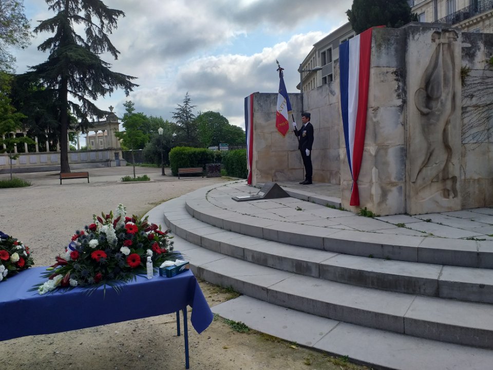🔵⚪🔴 Aujourd'hui, 26 avril, commémoration de la Journée du souvenir des victimes de la #déportation 🇫🇷

🎖🎺 Jacques Witkowski, préfet de l'Hérault, a présidé cette cérémonie en format très restreint en raison de la crise sanitaire.
