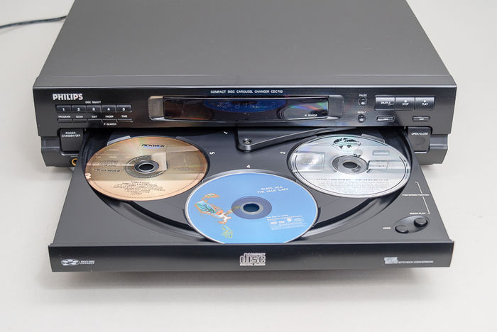 First cd. CD Philips CD 640. CD Philips CD 140. Philips CD 708. Philips CD 910.