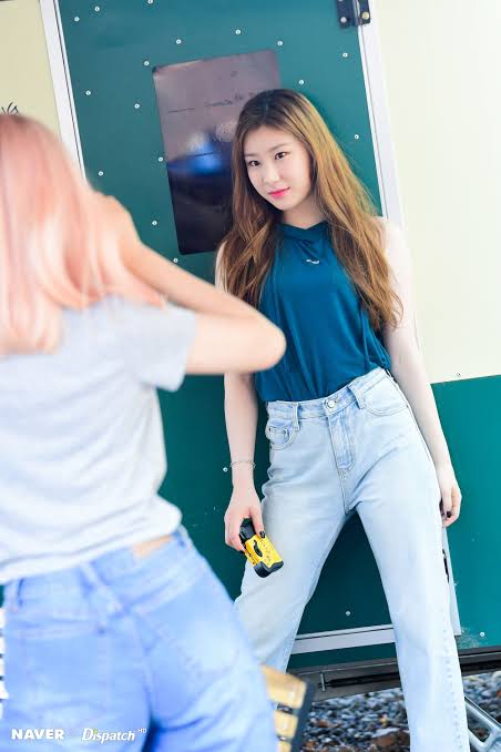  #ITZY LEE CHAERYEONG BEING A SIMPLE GODDESS-a thread      @ITZYofficial